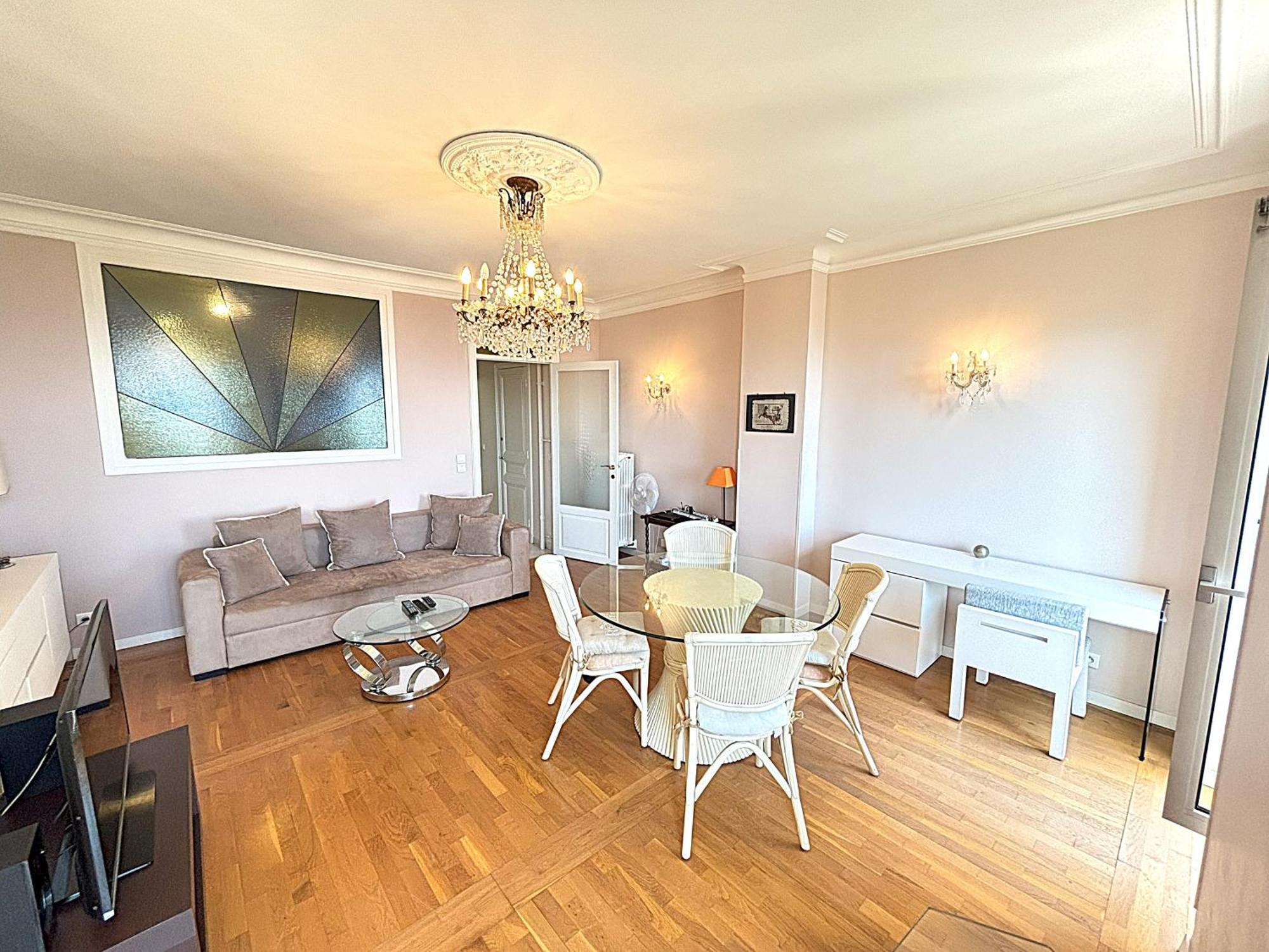 3p Vue Proche Plages Et Congres Apartamento *